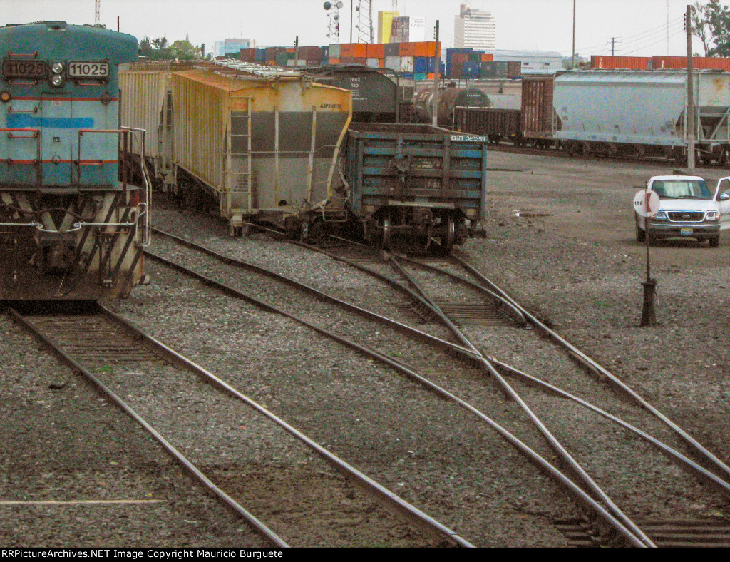 Crash in Guadalajara yard